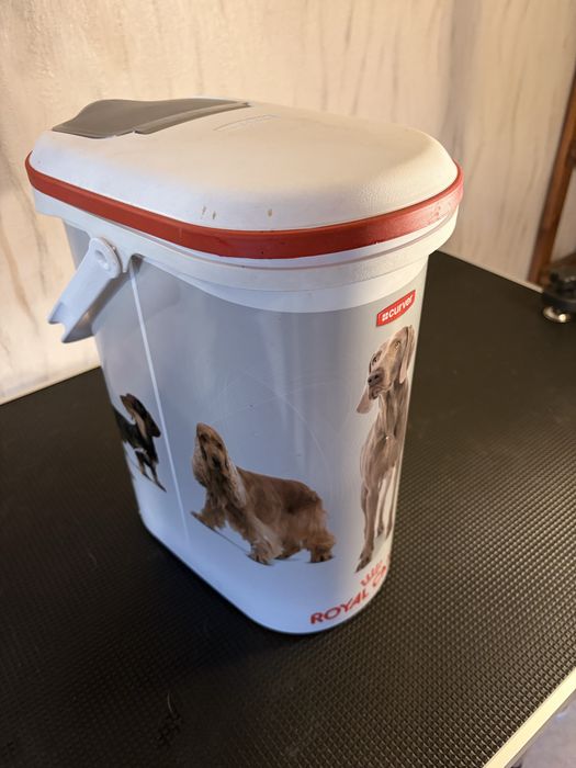 Pojemnik na karmę dla psa Curver