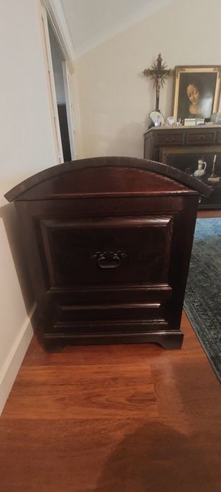 Baú antigo em bom estado