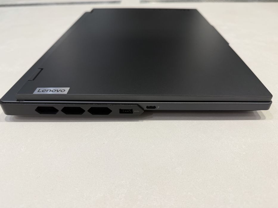Lenovo Legion Pro 7 | 16IRX8H