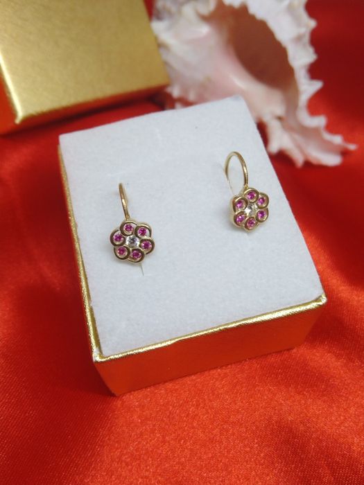 Piękne złote kolczyki z cyrkoniami Kwiatek, złoto próby 333