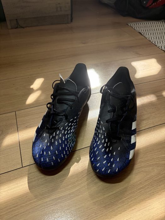Buty Adidas Predator Freak FY0626