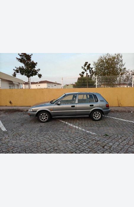 Chapeleira Toyota corolla e90