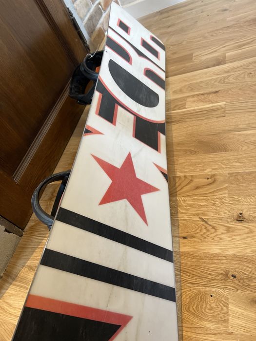 Snowboard, wiązanie do snoawbordu nitro