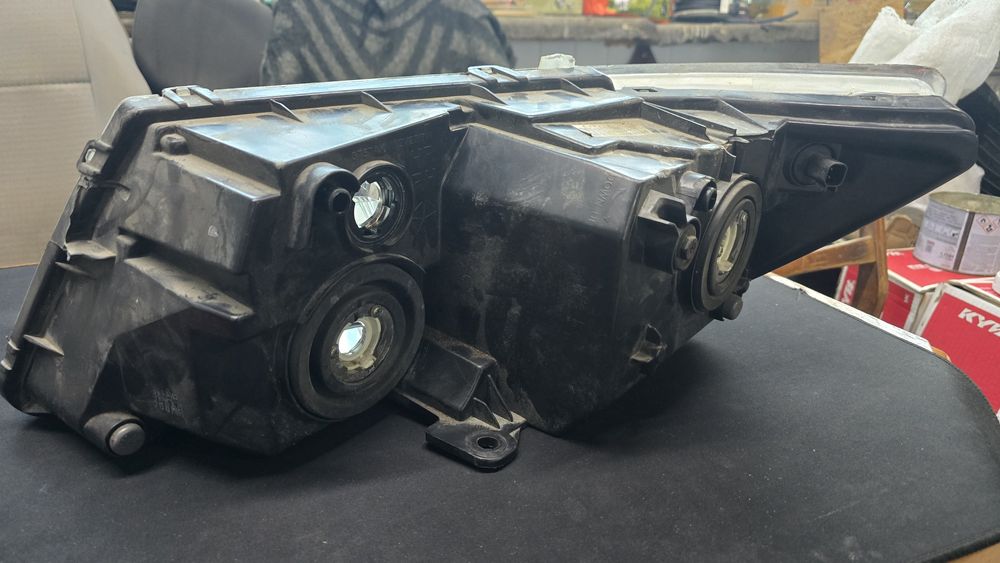 Фари Dodge Journey