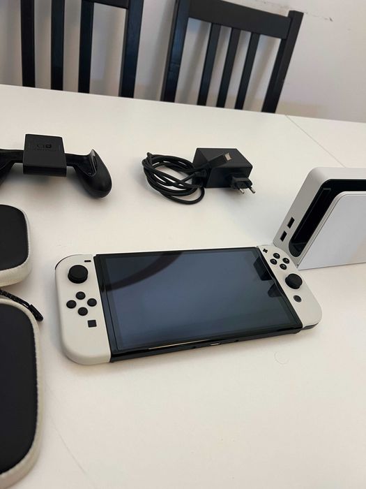 Nintendo Switch OLED Branca | Como nova + Dock + microSD 64GB