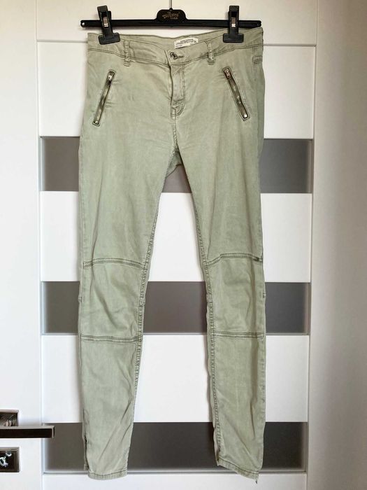Spodnie rurki Zara khaki skinny zamki pastelowy zielony