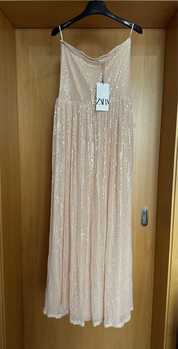 Vestido caicai de malha todo em lantejoulas