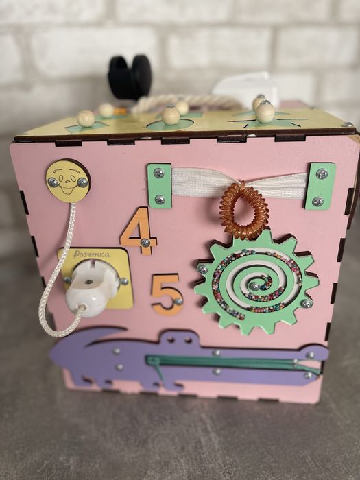 Бізікуб для малечі