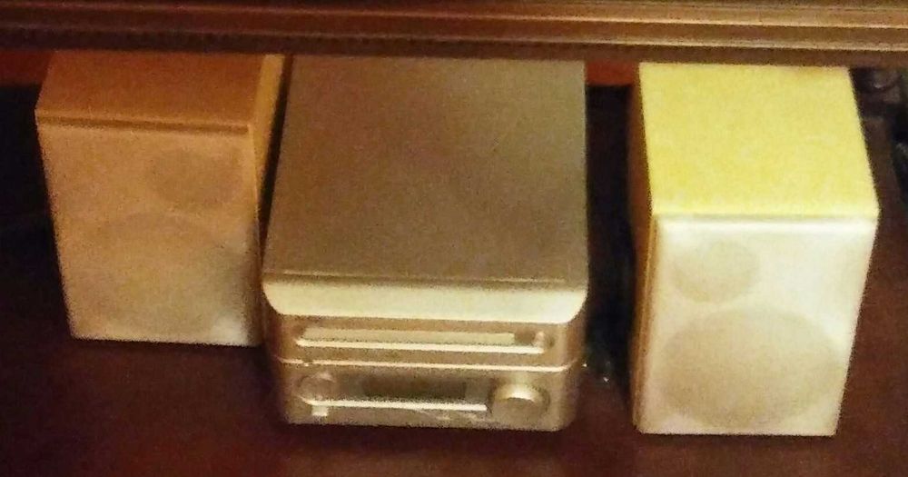 Mini wieża Odtwarzacz EASY: DVD/CD/radio/mp3/MPEG4