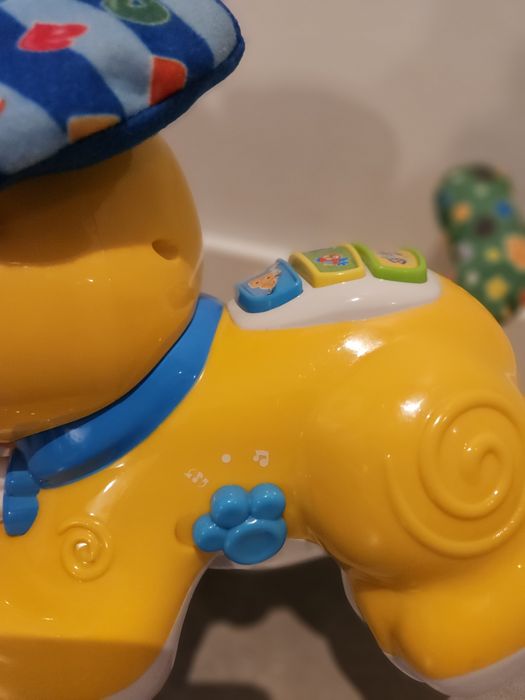 Interaktywny piesek marki Clementoni