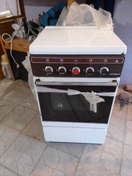 Продам газову плиту