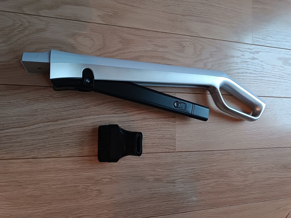 _._ Odkurzacz pionowy Bosch 23V Flexxo Gen2 Serie 4 - uchwyt