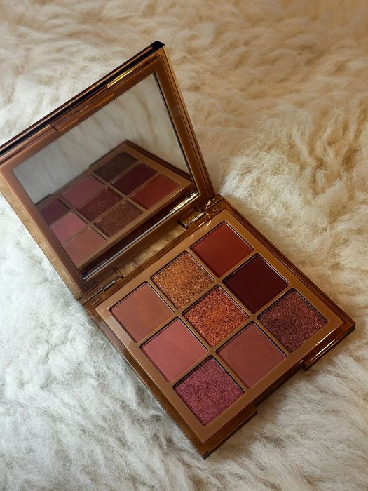 Палетка тіней HUDA BEAUTY Obsessions Palette Nude Medium