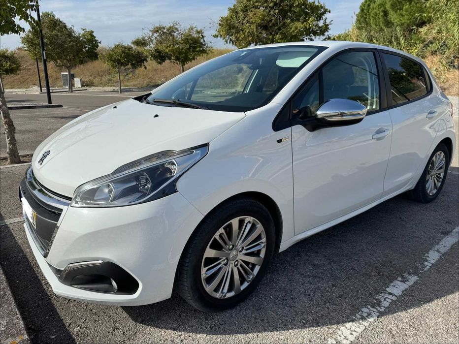 Peugeot 208 1.6 Blue HDI Style — photo 4