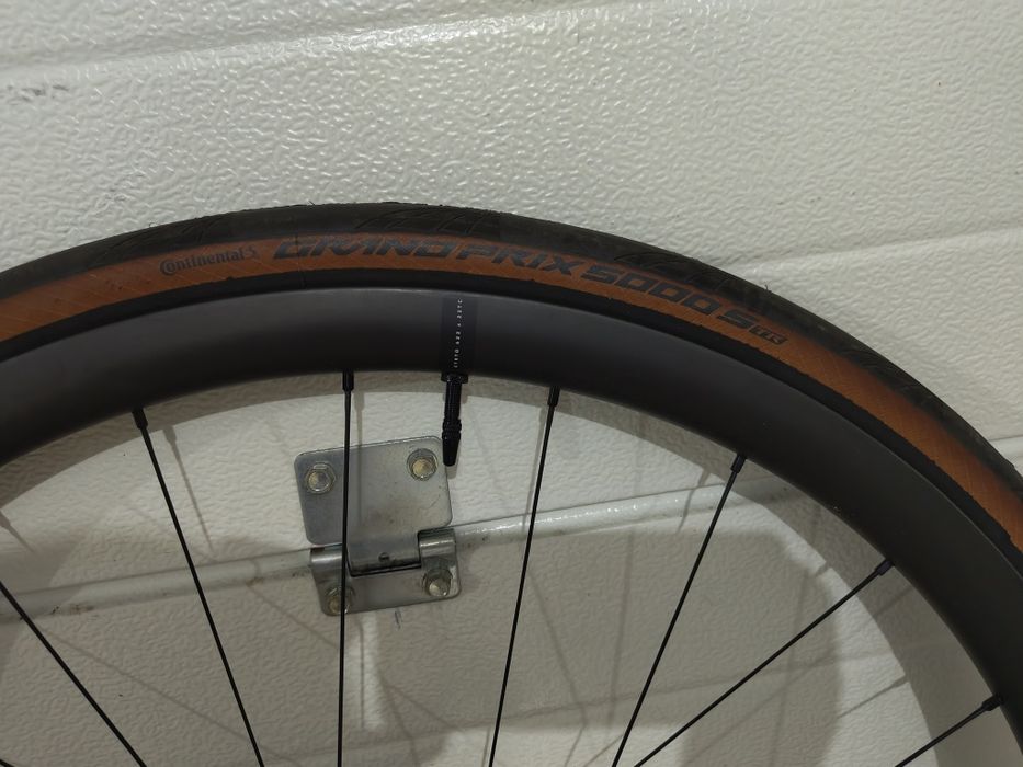 Rodas Hunt carbon 30