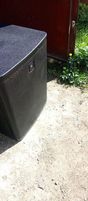 Сабуфер Electro-Voice elx118p