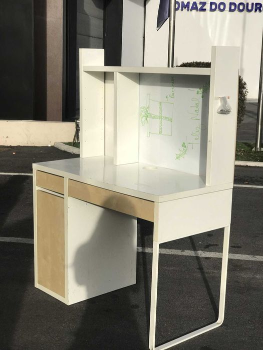 Secretaria Ikea 5 prateleiras/2 gavetas