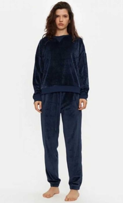 DKNY чудовий монограмний велюровий костюм M/L темно синій в ідеалі