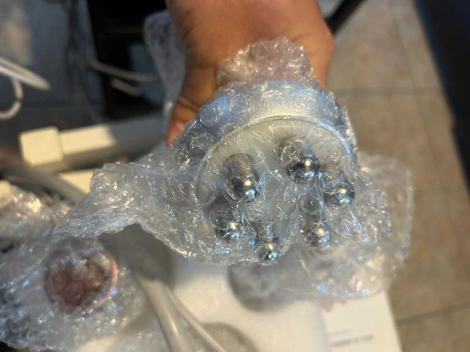 Máquina de Cavitação Ultrassónica 80K + Radiofrequência e Lipolaser (Completa com Carrinho e Gel)