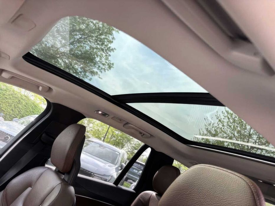 Volvo XC90      2021