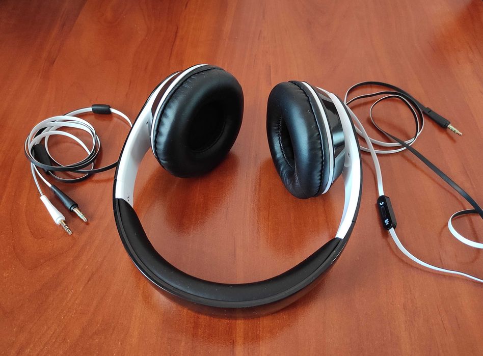 стильные наушники с микрофоном Sven AP-940MV (состояние идеальное)