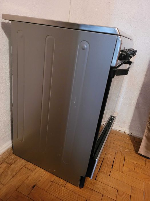 Fogão eléctrico com placa de vitroceramica