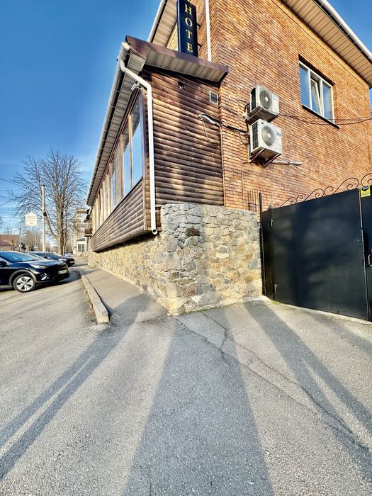 Центр. 430 кв. М під Салон, Магазин, лікарня або іншу сферу послуг