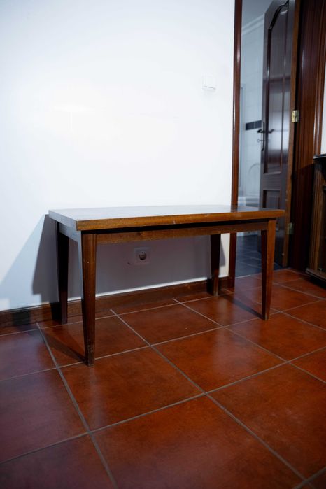 Mesa de Centro (Madeira)