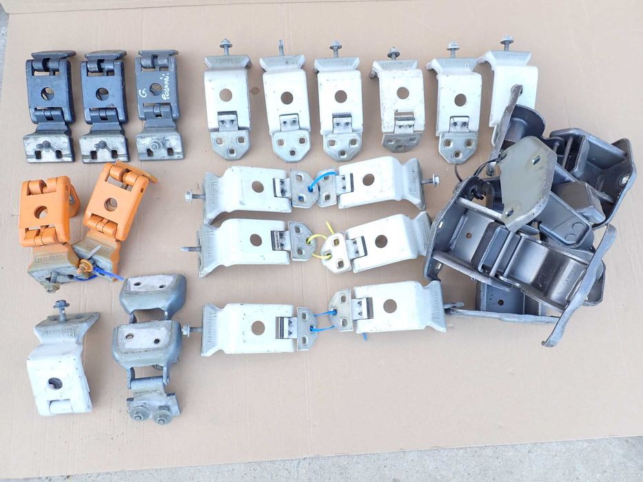 Trafic II III IV Master III IV Vivaro B NV300 NV400 Zawiasy Drzwi