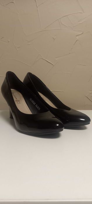 Buty damskie na obcasie