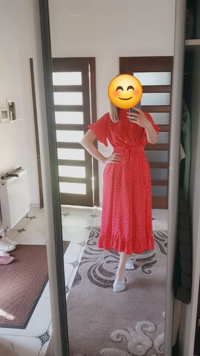 Літне червоне плаття