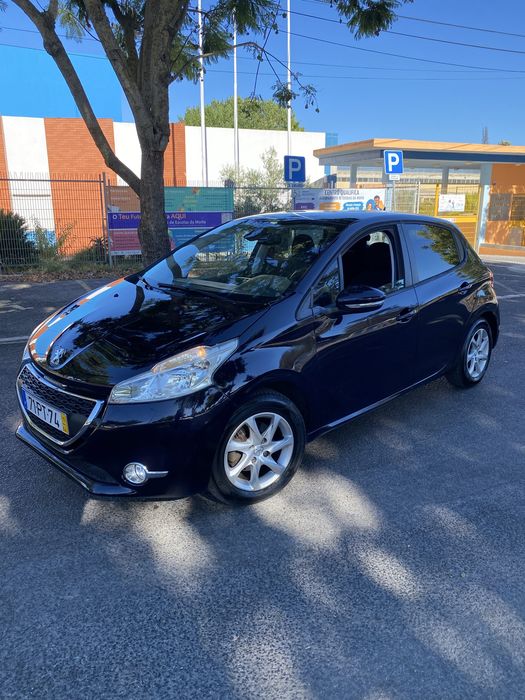 Peugeot 208 com 64mil km