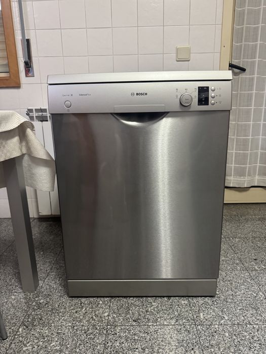 Maquina lavar loiça Bosch SilencePlus Serie2