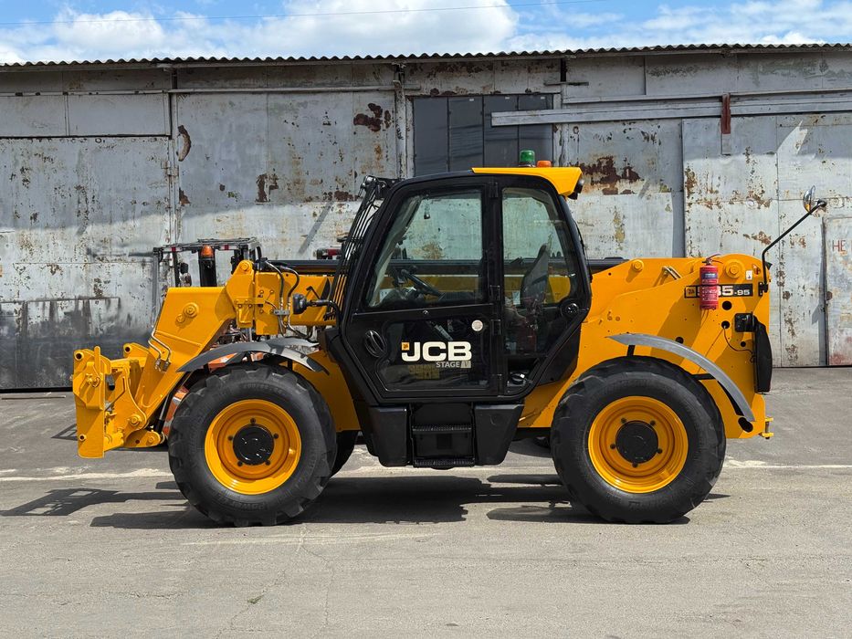 JCB 535-95 - 2022 рік - 3,5 тони - 9,5 метрів - 3428 мотогодин