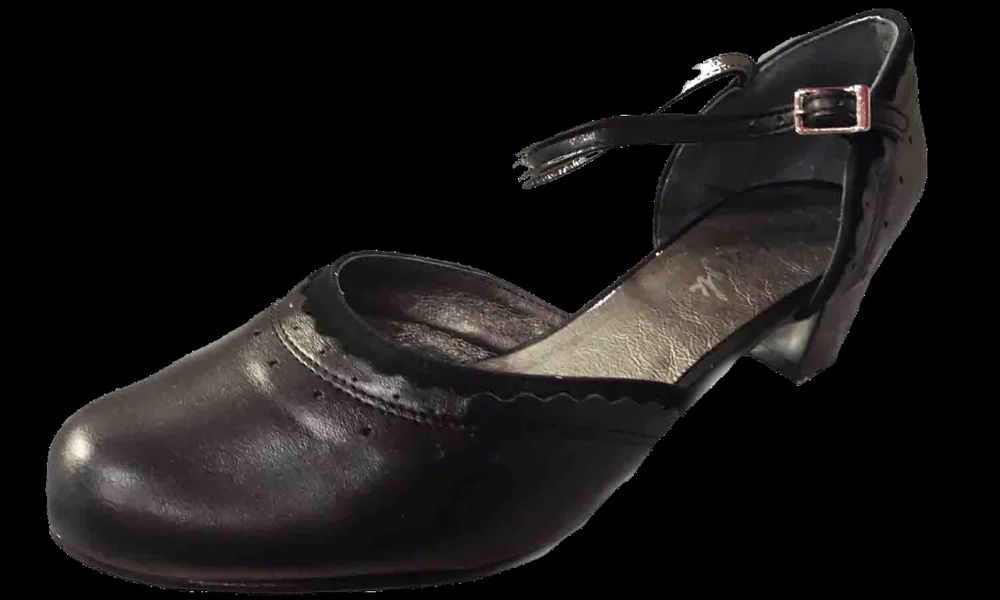 BnW Skórzane czarne czółenka Filipczyk ze sprzączką o tęgości G 1/2