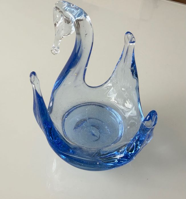 Szklany świecznik łabędź niebieski dekoracyjny 9 cm