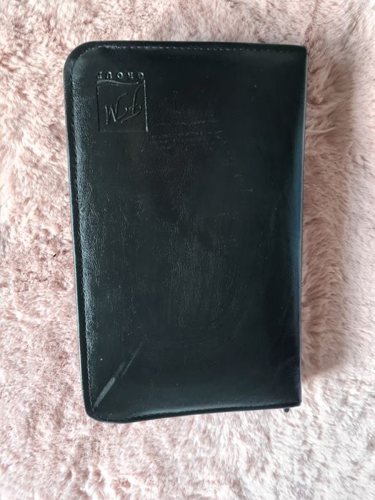 Etui skórzane z zawartością