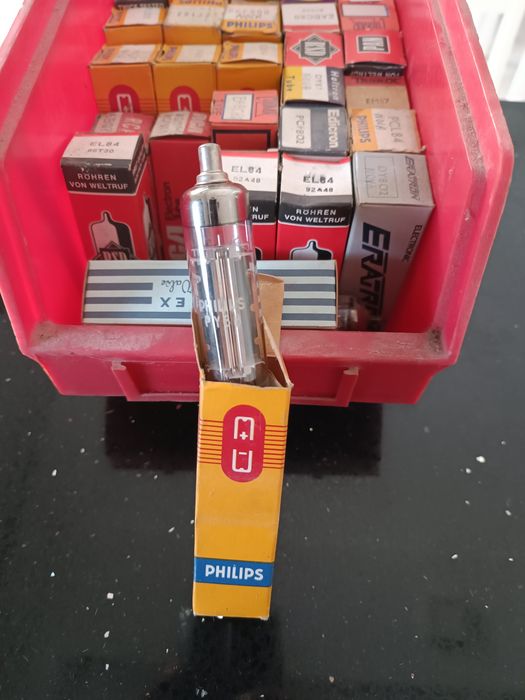 Válvulas de rádio e tv