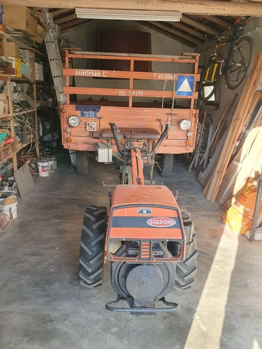 Moto cultivador Goldoni  14cv com 2 reboques