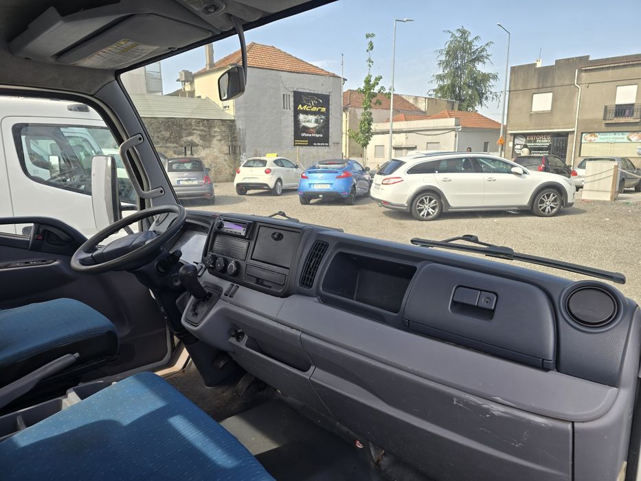 Mitsubishi Canter Fuso Automática  2013