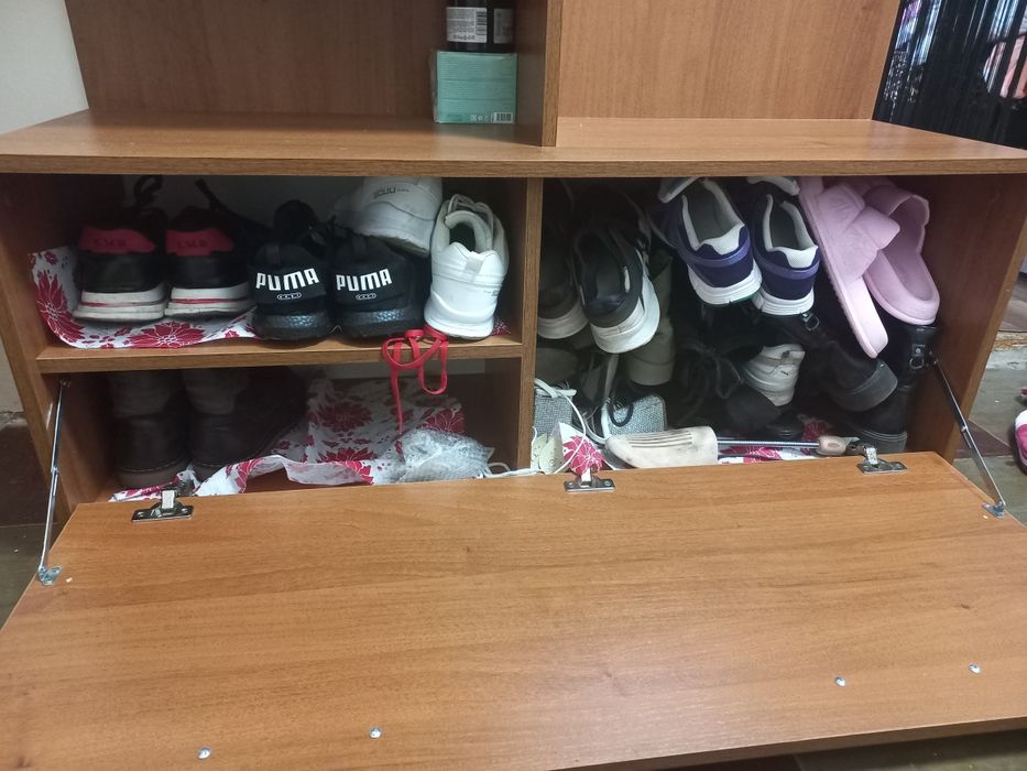 Продам прихожую,Даманский