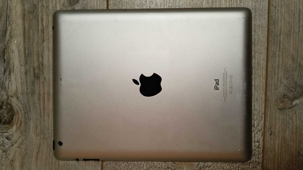 Apple iPad 4 A1458 + etui ochronne