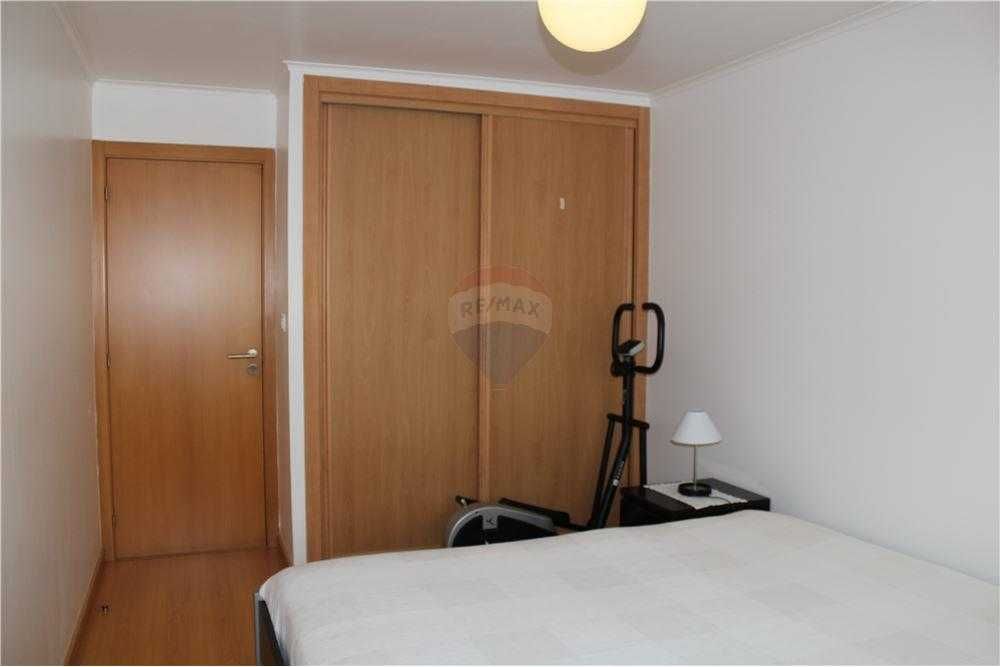 Arrenda-se Apartamento T2 Centro de Mafra c/ Novo