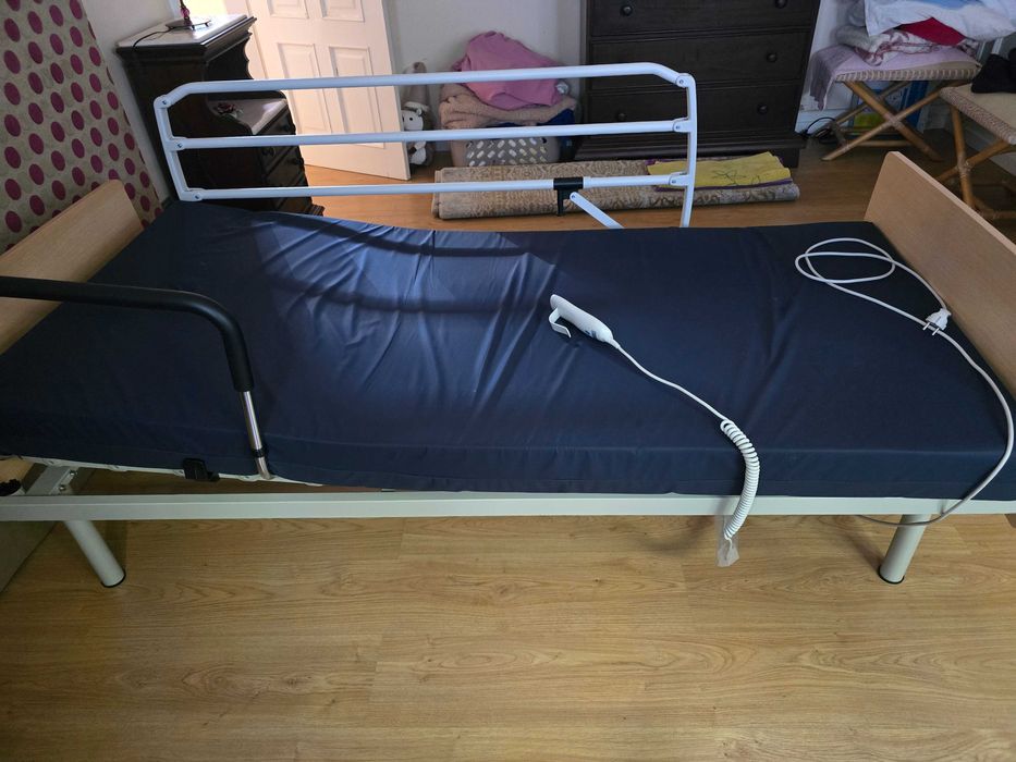 Cama elétrica para pessoas acamadas