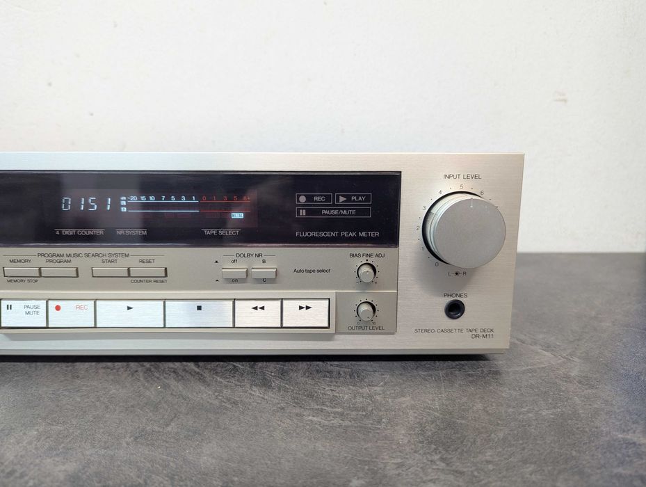 Касетна дека Denon DR-M11.