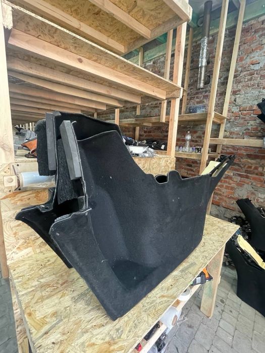 Обшивка багажника  tesla Y