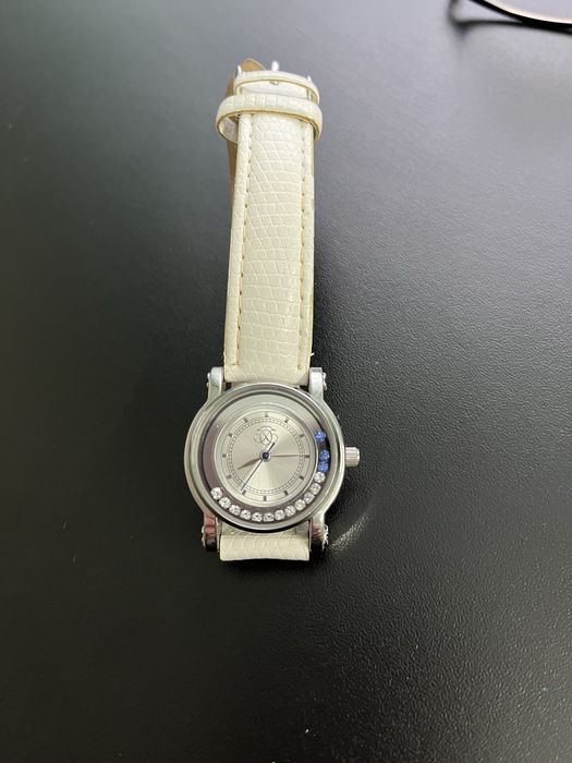 часы наручные женские с камушками Сваровски