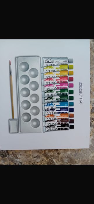 Фарби одна відкрита