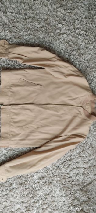 Верхній одяг вітровка