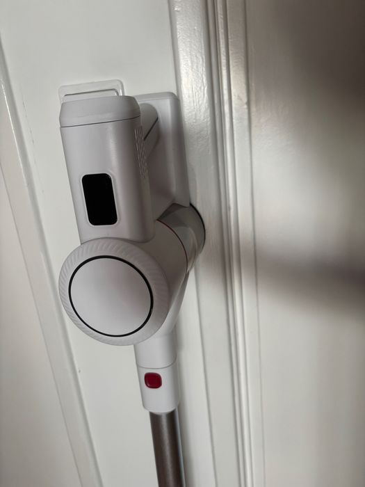 Syntecno rechargeable cordless dry vacuum cleaner